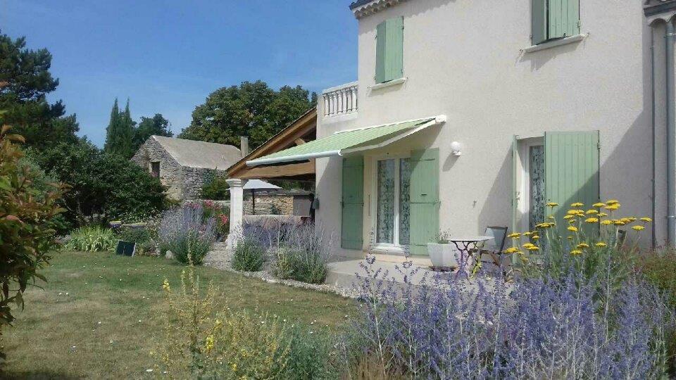 Magnifiques Stores Exterieurs Assortis Installes A Aix En Provence Par Sfp Komilfo