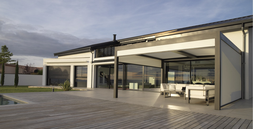 Pergola aluminium sur-mesure Komilfo