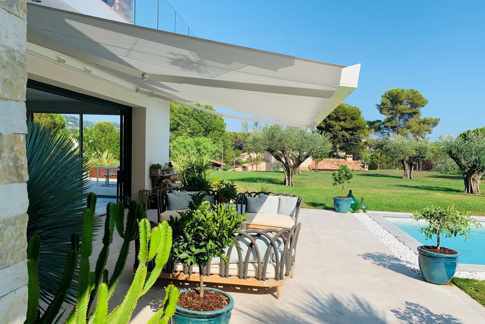 Comment Proteger Une Baie Vitree Du Soleil Guide Store Lequel Pour Une Protection Solaire Contemporaine Komilfo