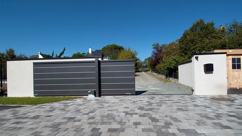 portail coulissant en aluminum motorisé
