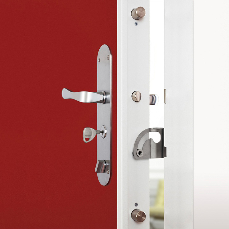 porte de service blindée rouge