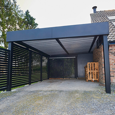 carport semi adossé avec brise-vue