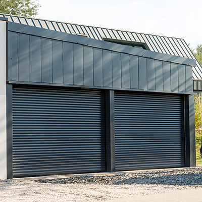 portes de garages enroulables en aluminium gris anthracite