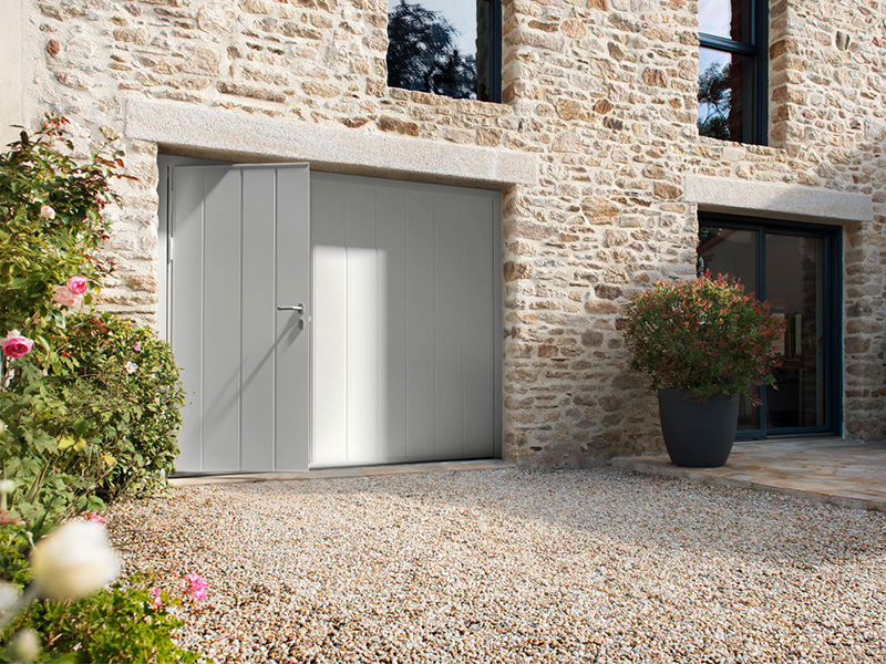 porte de garage basculante avec portillon