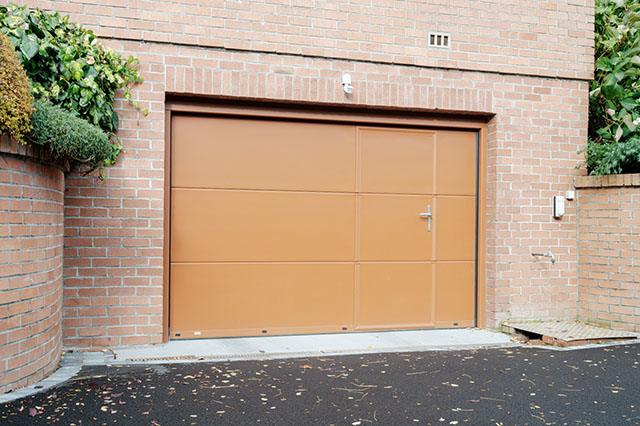 porte de garage sectionnelle avec portillon