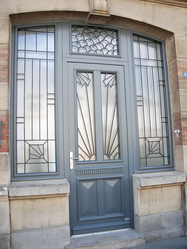 porte d'entrée vitrée en bois