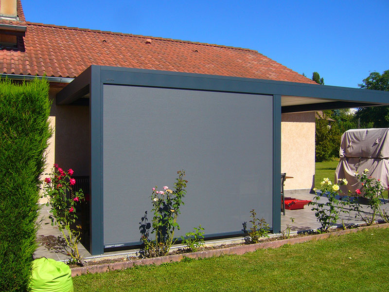 pergola gris avec store screen