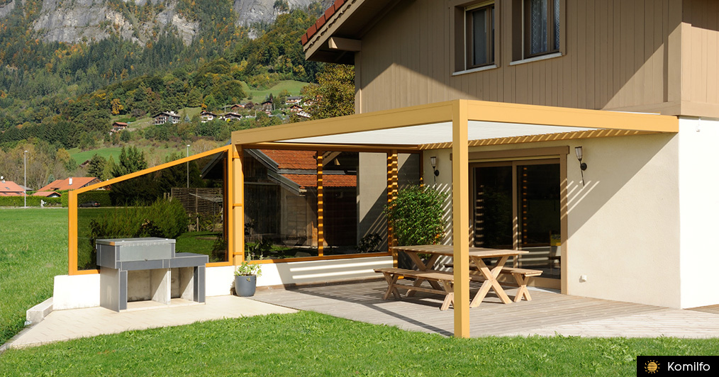 Pergola en alu imitation bois Komilfo