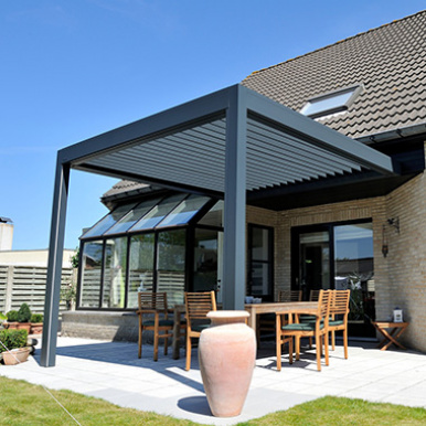 Pergola bioclimatique adossée