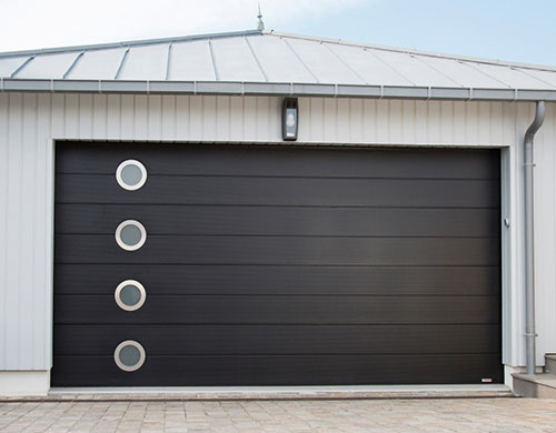Porte de garage réalisation Komilfo Cardin