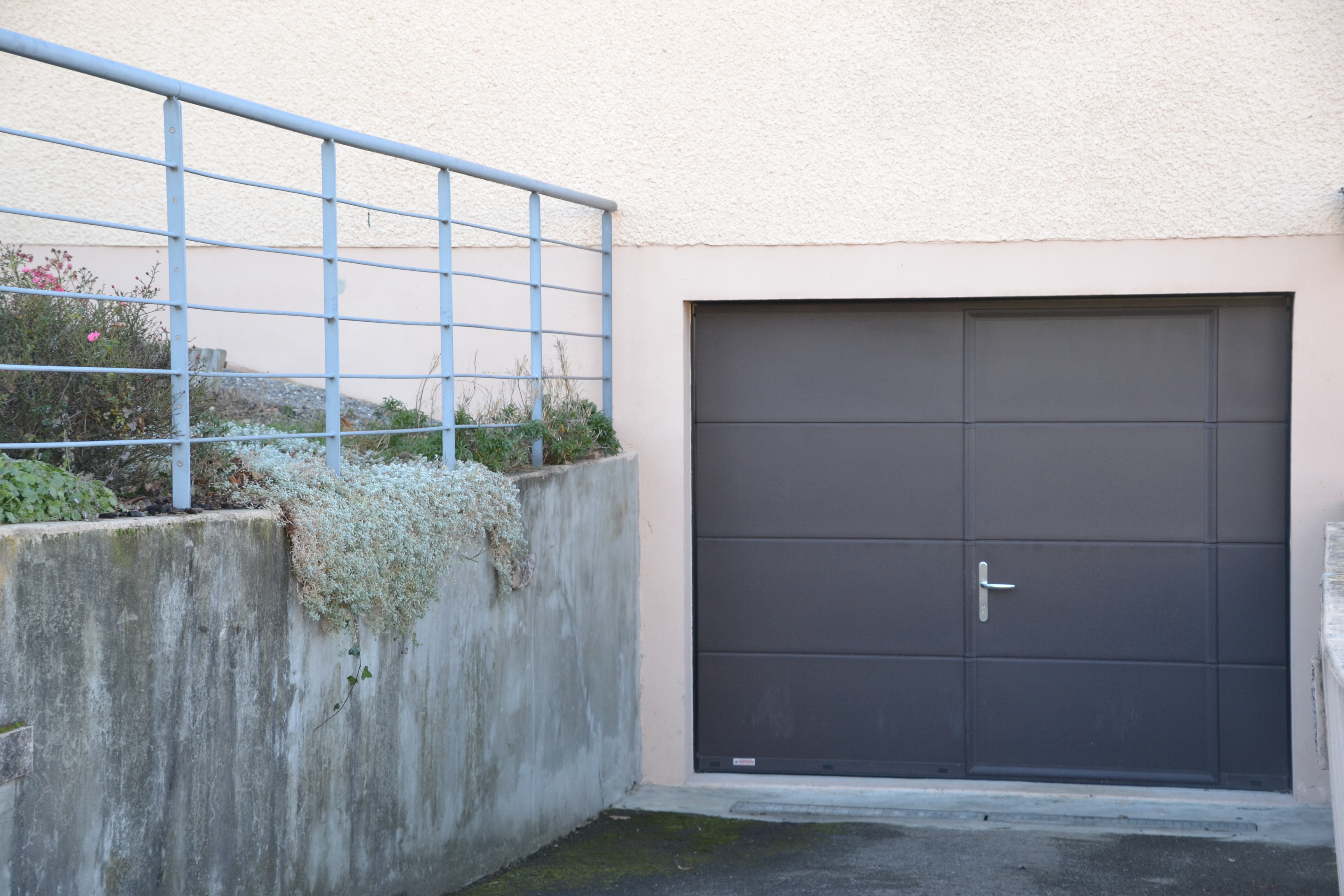 porte de garage avec portillon