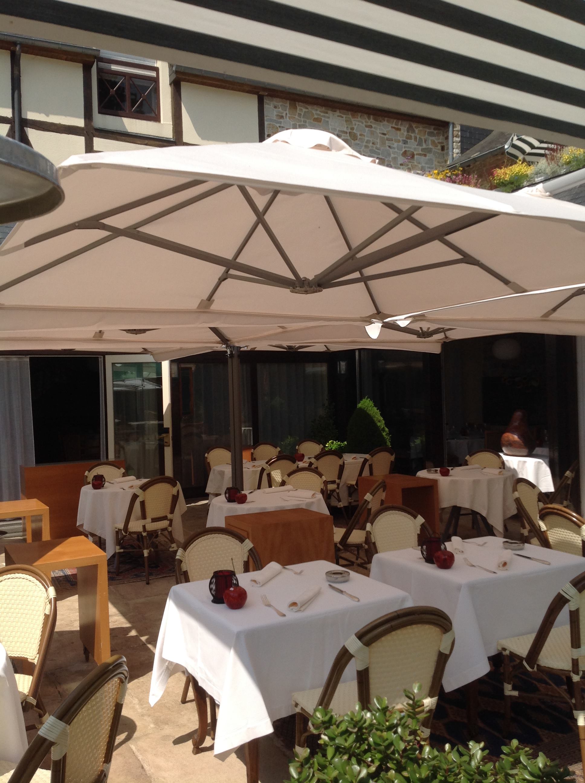 parasols et stores extérieurs posés par Baie Ouest, adhérent Komilfo dans le Calvados ( 14 )