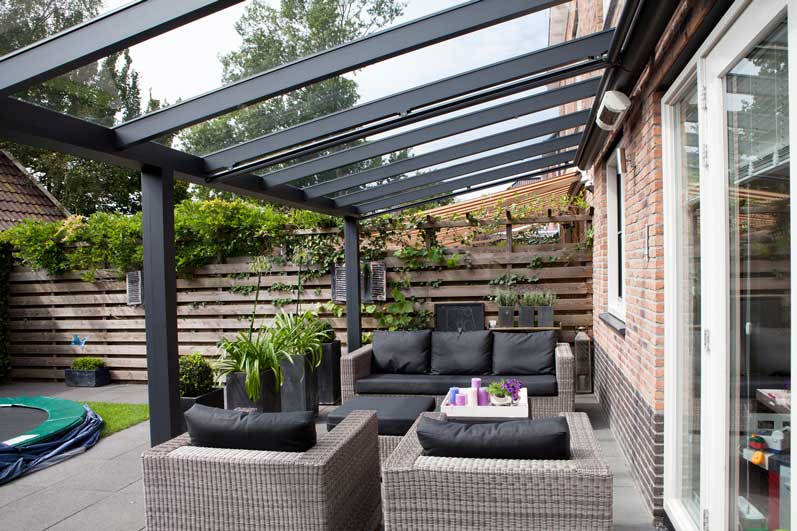 Pergola toiture en verre posée par nos techniciens à Aix en Provence