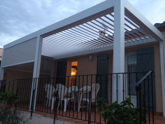 Pergola aluminium à lames orientables Argeles sur Mer - Komilfo Herter