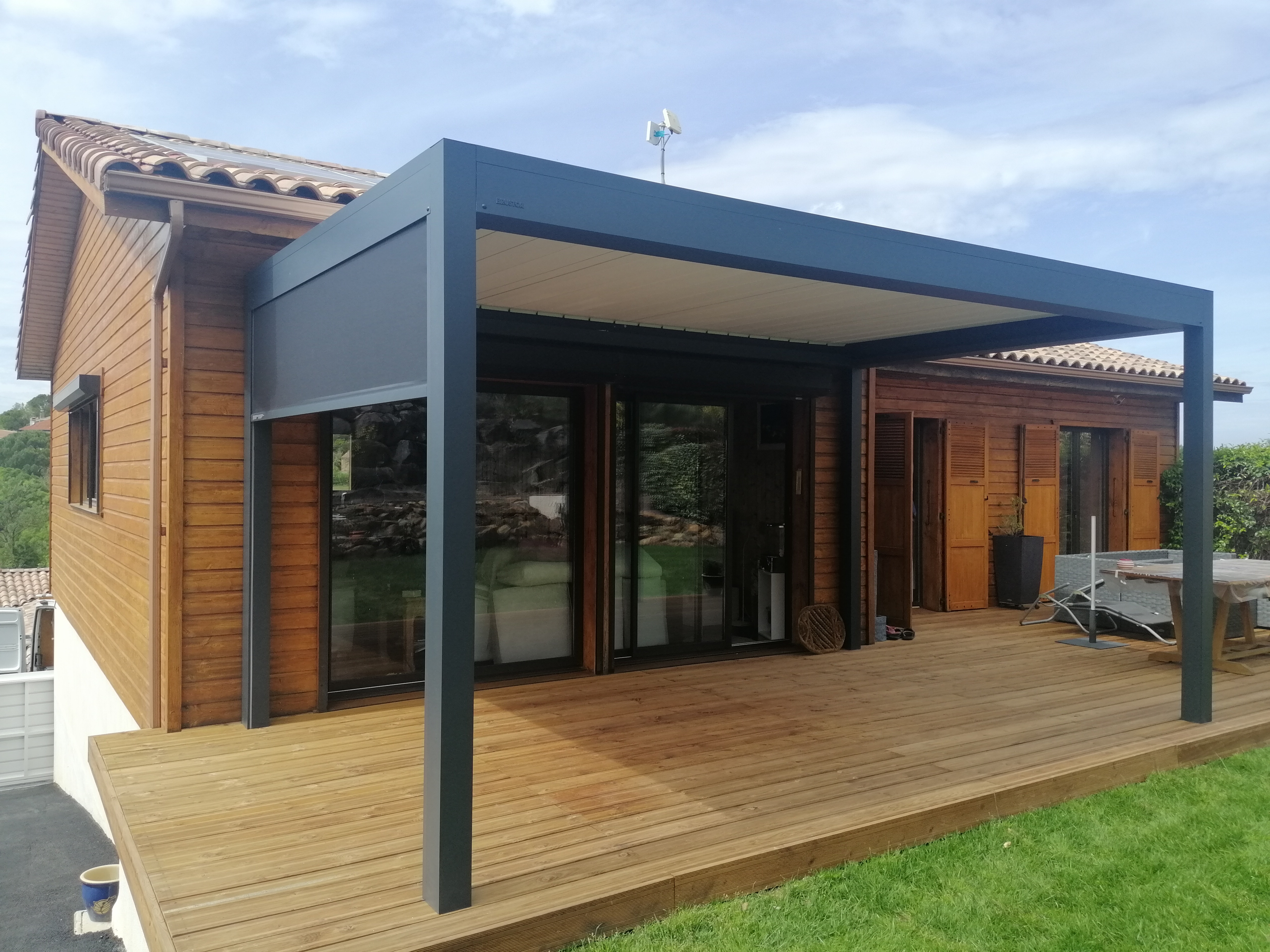 pergola bioclimatique avec screens