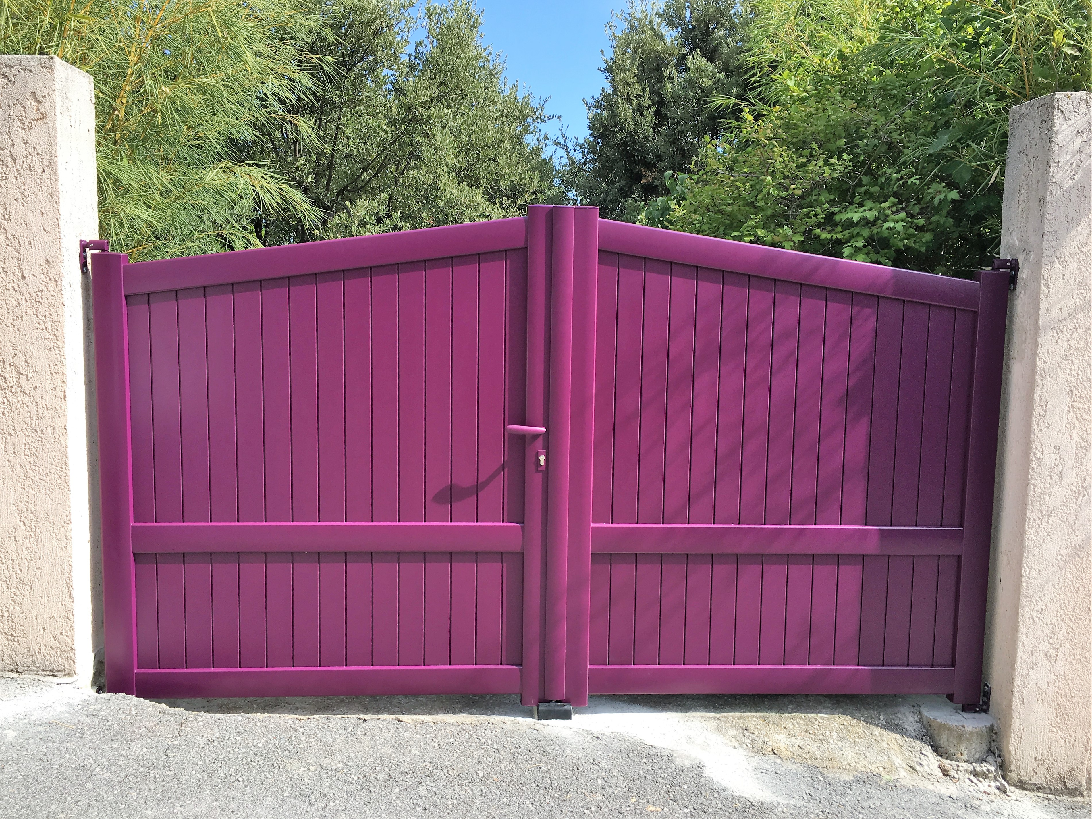 portail battant violet