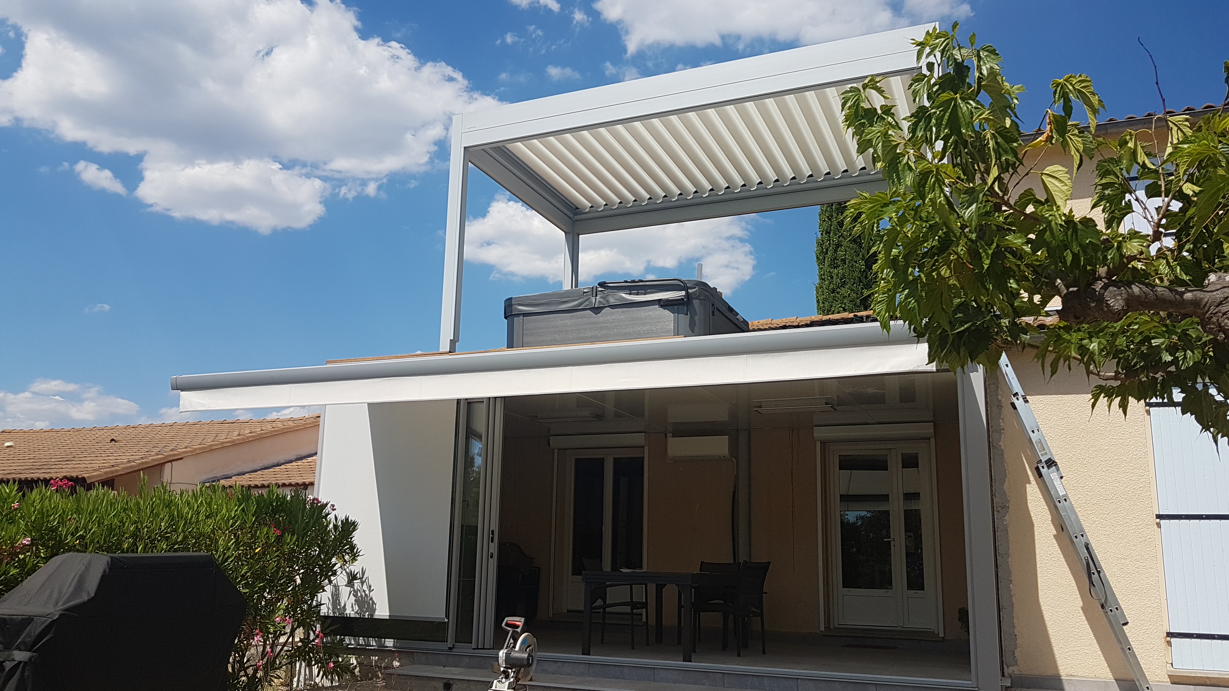 Pergola à lames orientable & store de terrasse