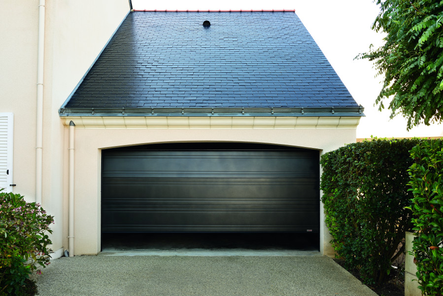 Porte de garage sectionnelle plafond