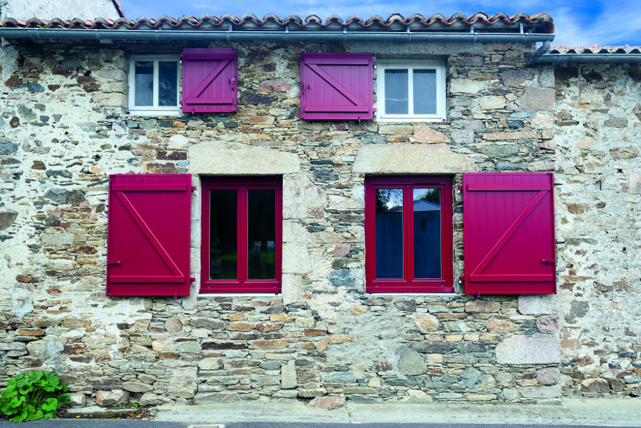 Fenêtres PVC rouge