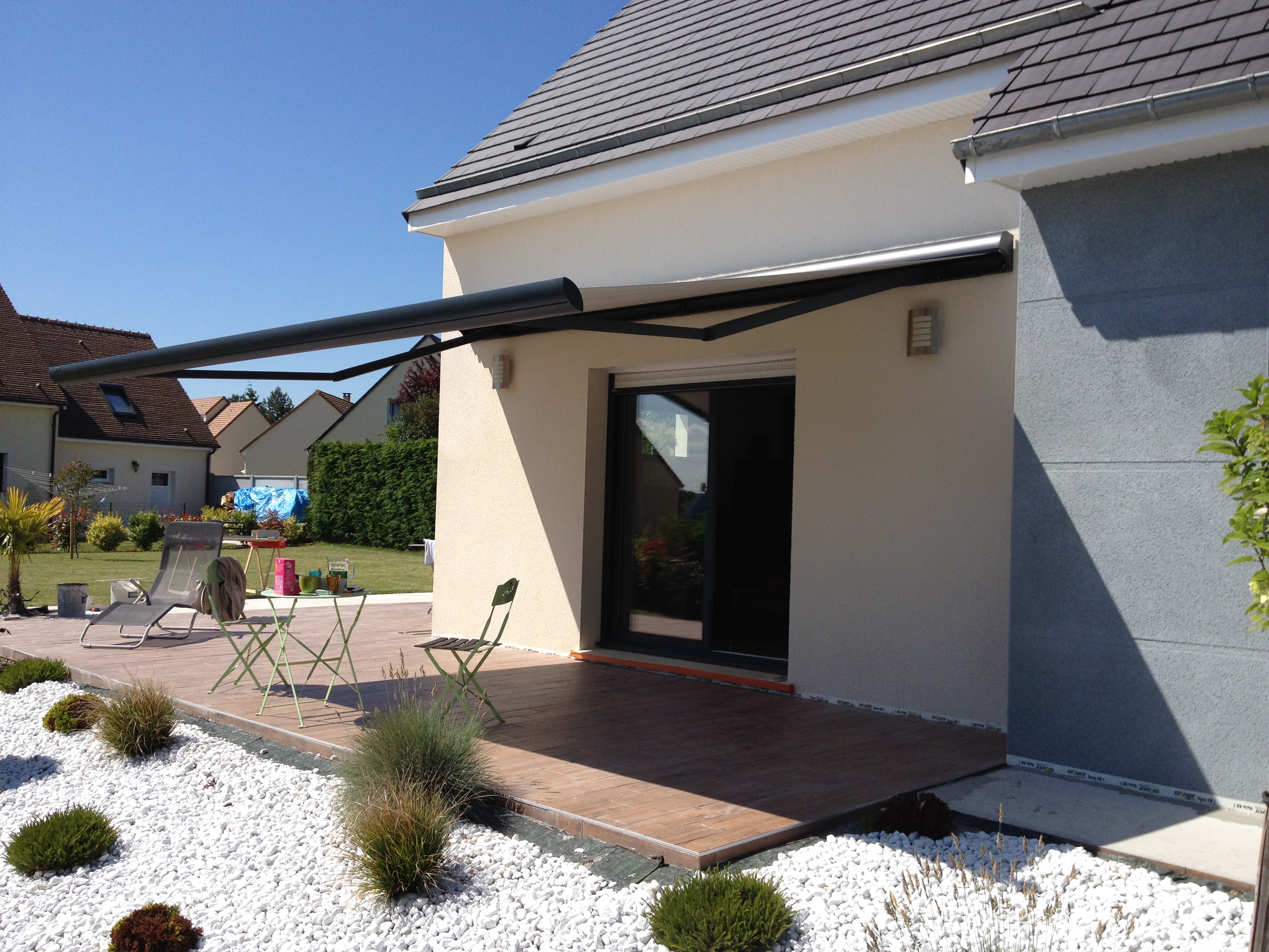 store banne installé à Caen par Baie Ouest Caen, adhérent komilfo dans le calvados (14)