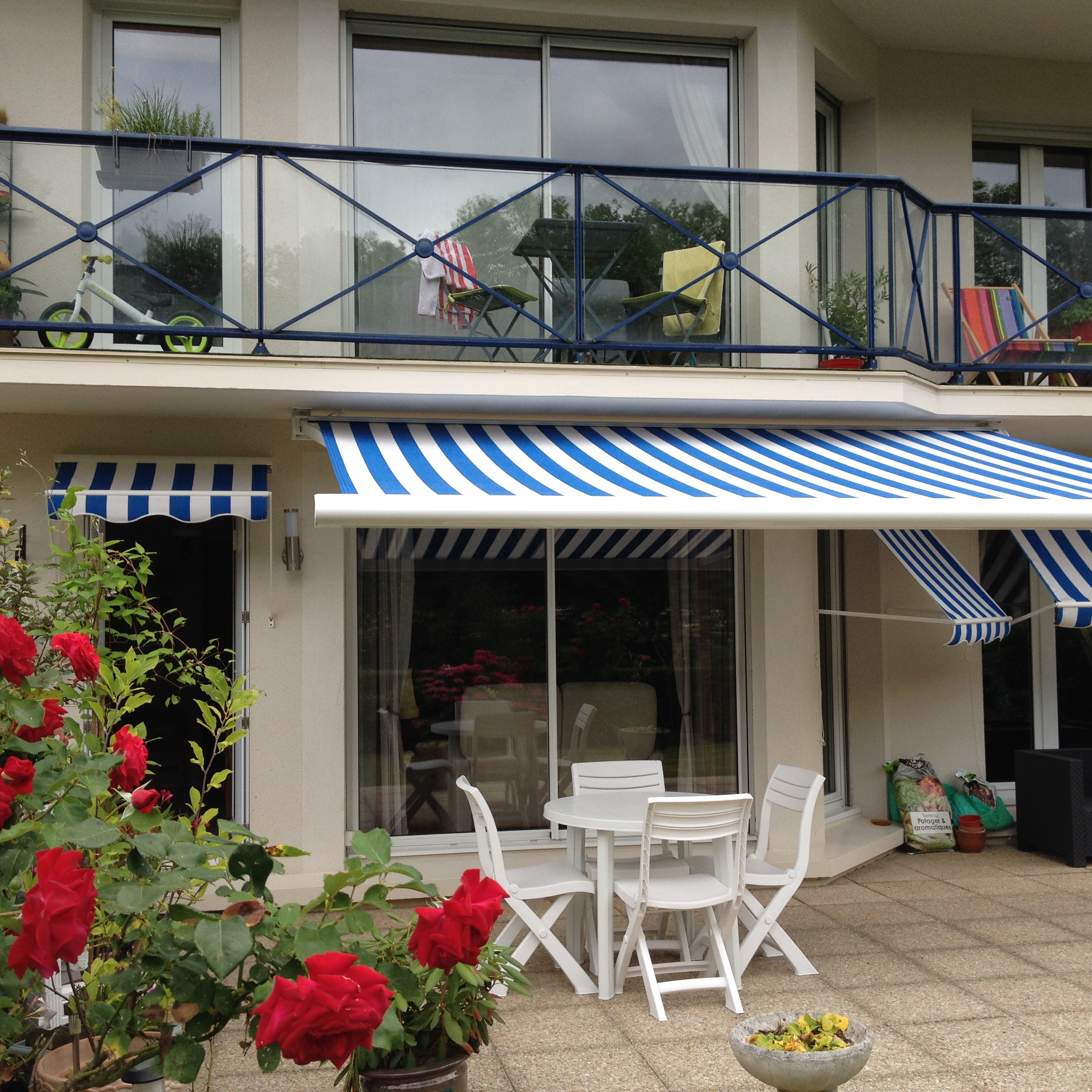 Store banne installé à Fleury-sur-orne par Baie Ouest Caen, adhérent komilfo dans le calvados (14)