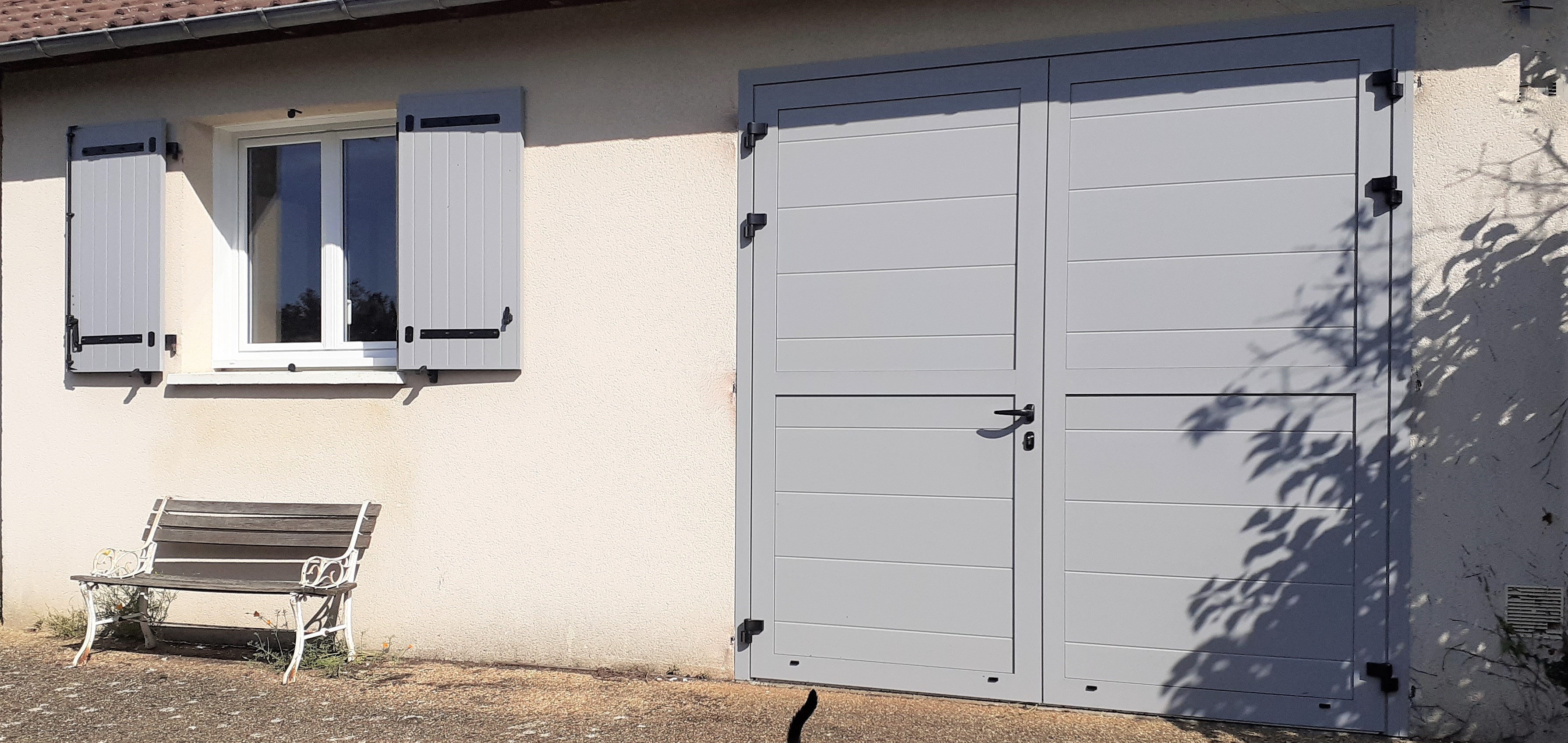 fenêtre PVC blanc volet battant porte de garage battante aluminium gris le mans