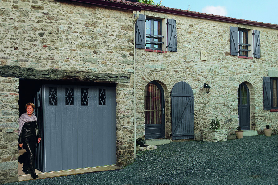 Porte de garage latérale