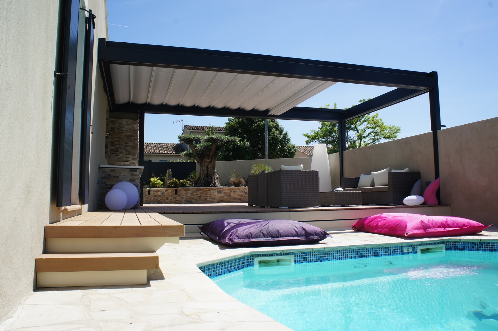 Pergola à toile rétractable posée à Aix-en-Provence