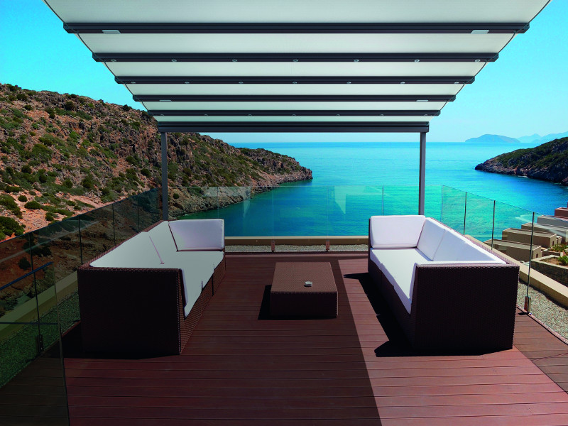 Pergola vélum avec vue sur mer - Komilfo Miroiterie Orsoni Stores Ajaccio