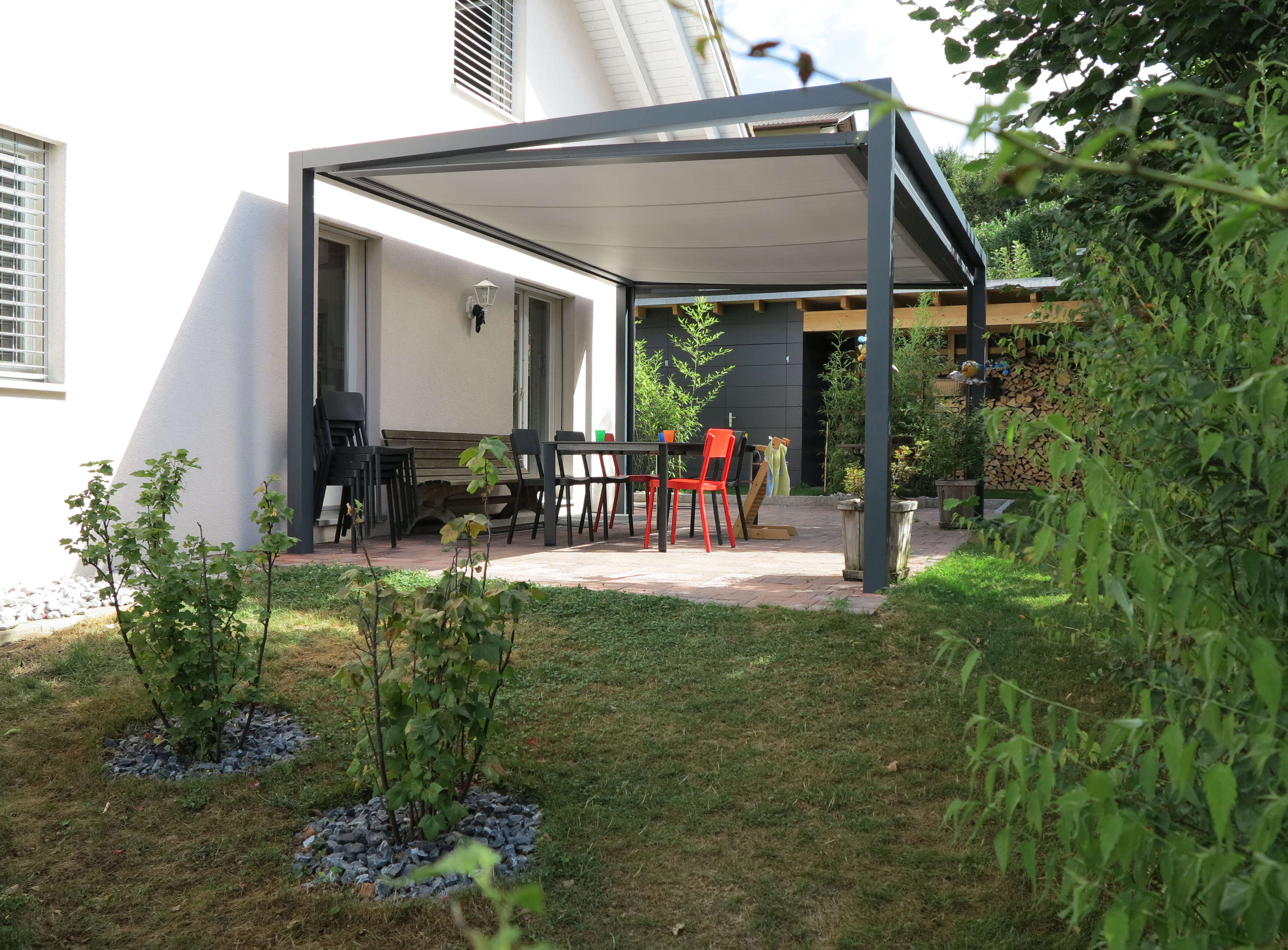 pergola id2 design bioclimatique Lausanne - Komilfo Chablais Stores Fermetures