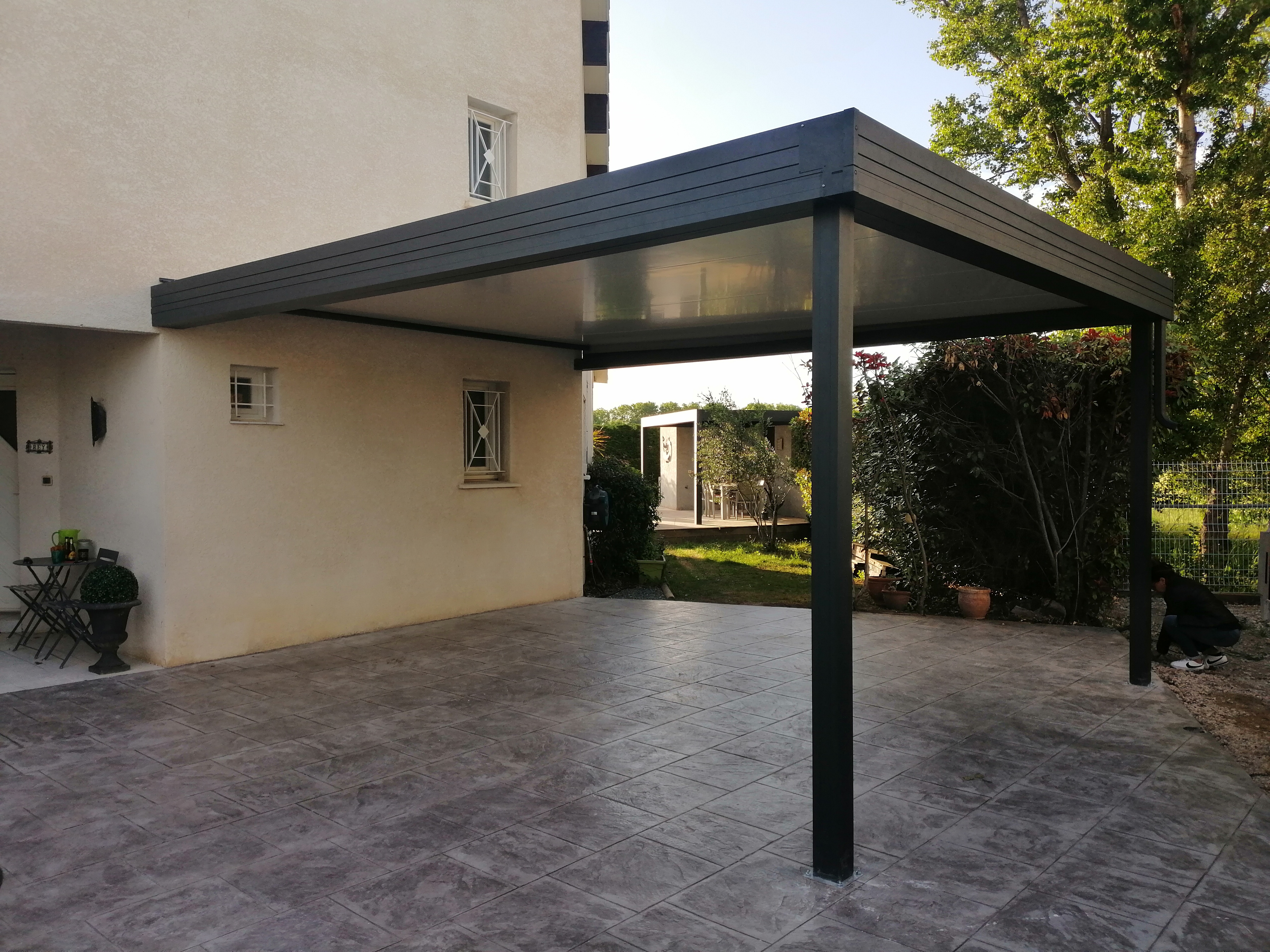 carport adossé en aluminium noir