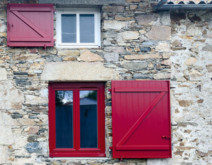 Fenêtres et portes-fenêtres en PVC sur-mesure Komilfo