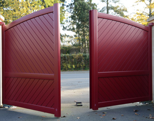 Portails contemporains sur-mesure Komilfo