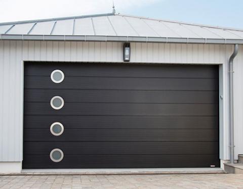 Porte de garage réalisation Komilfo Cardin
