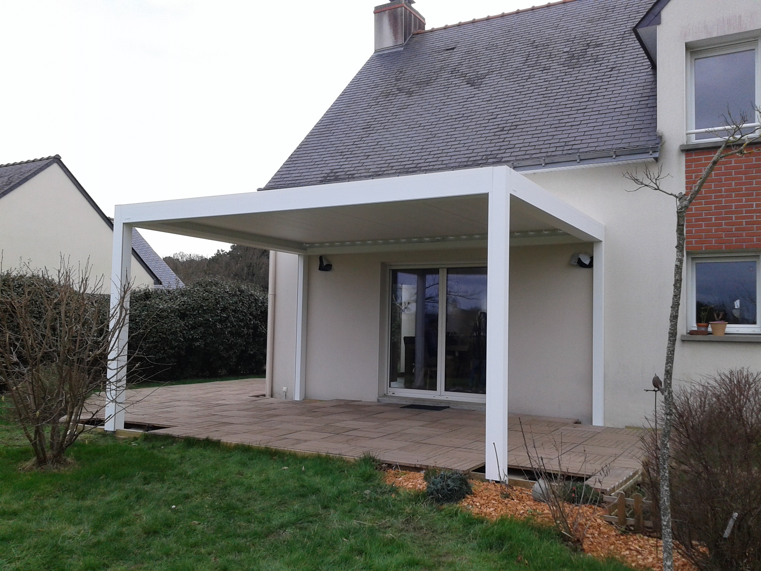 pergola blanche
