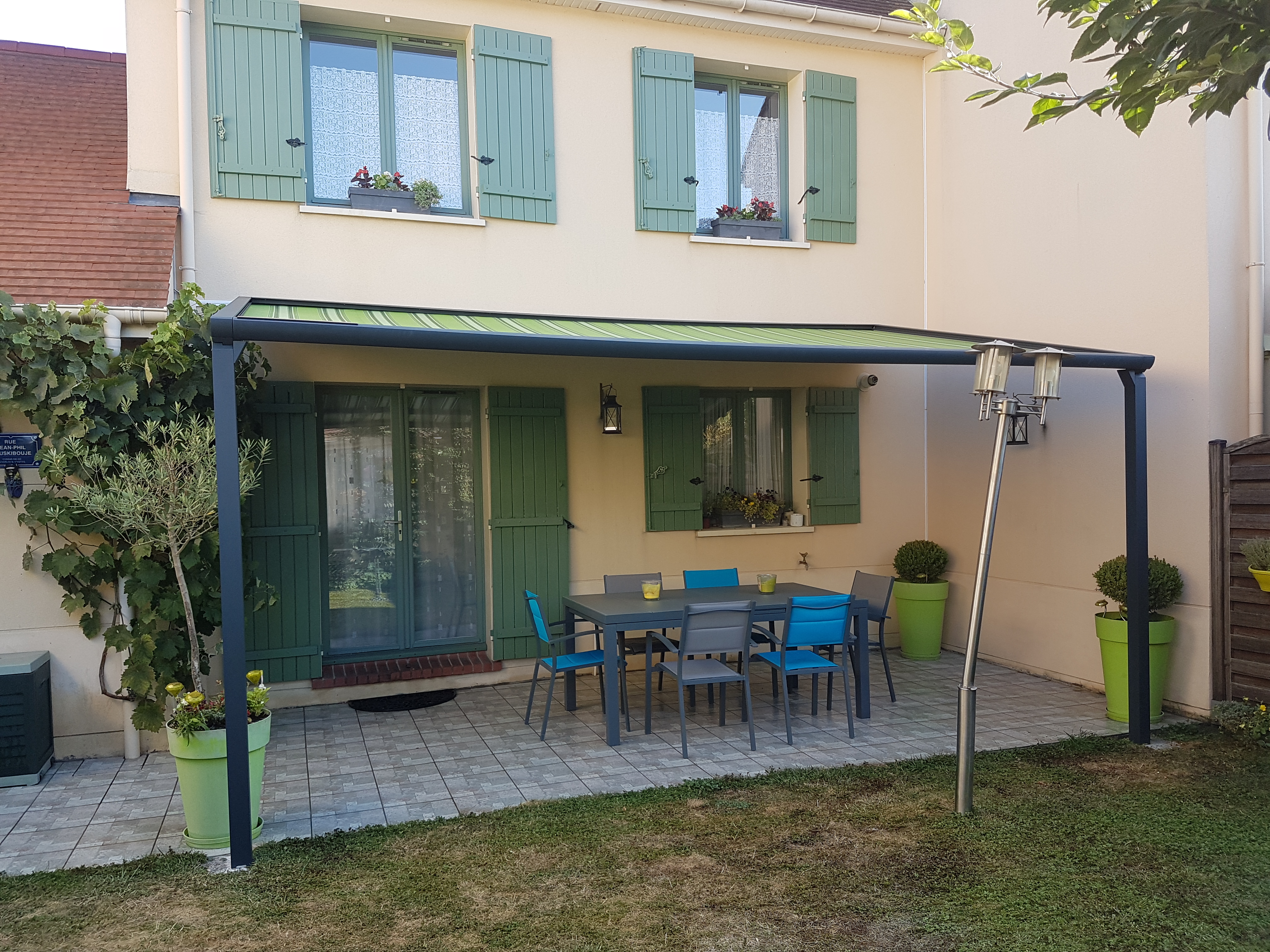 pergola à toile verte