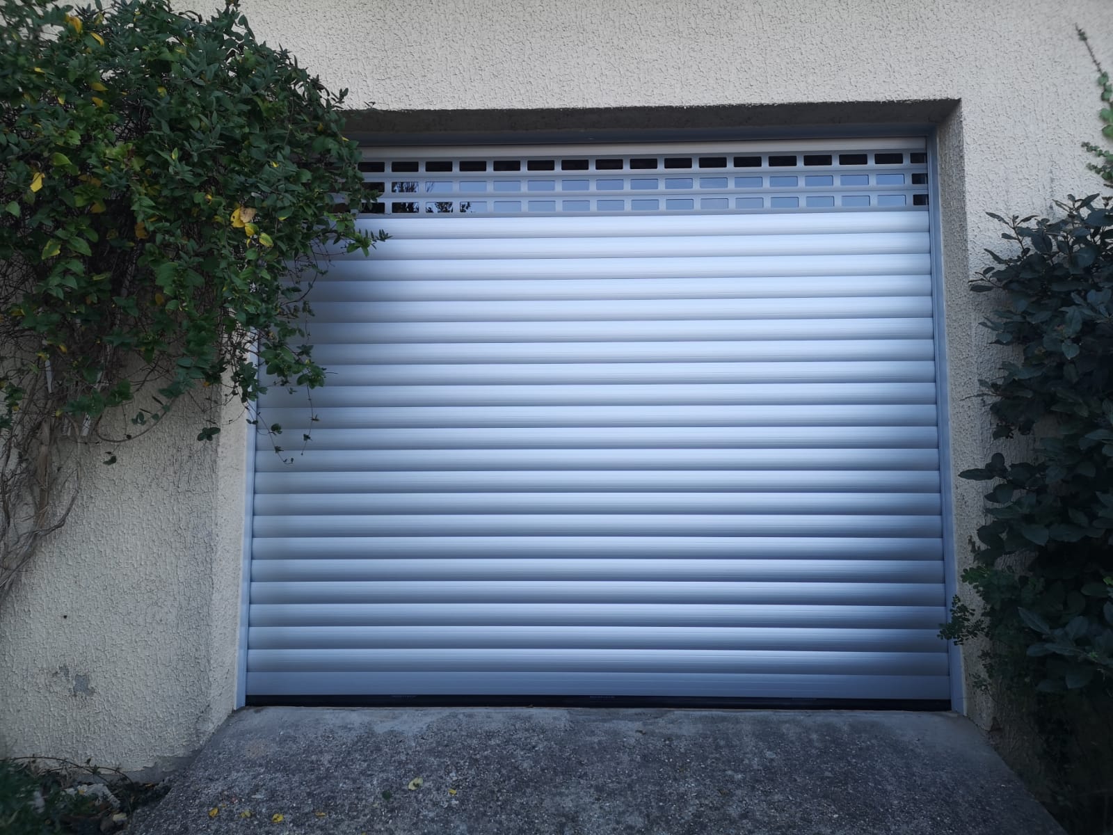 Porte de garage enroulable moteur somfy profalux france