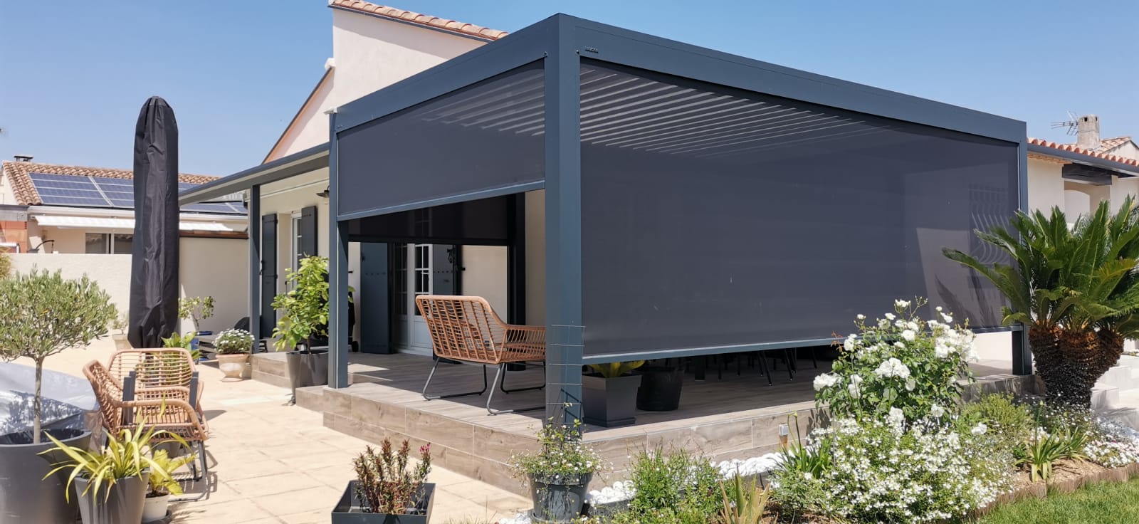 pergola bioclimatique avec screens