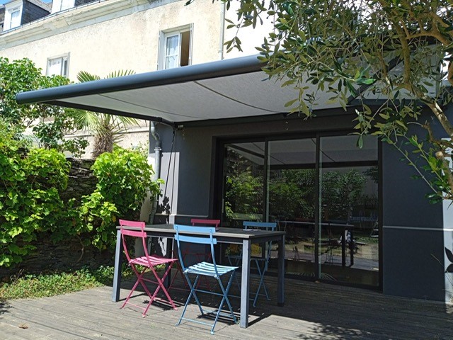 store banne