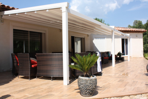 pergola blanche