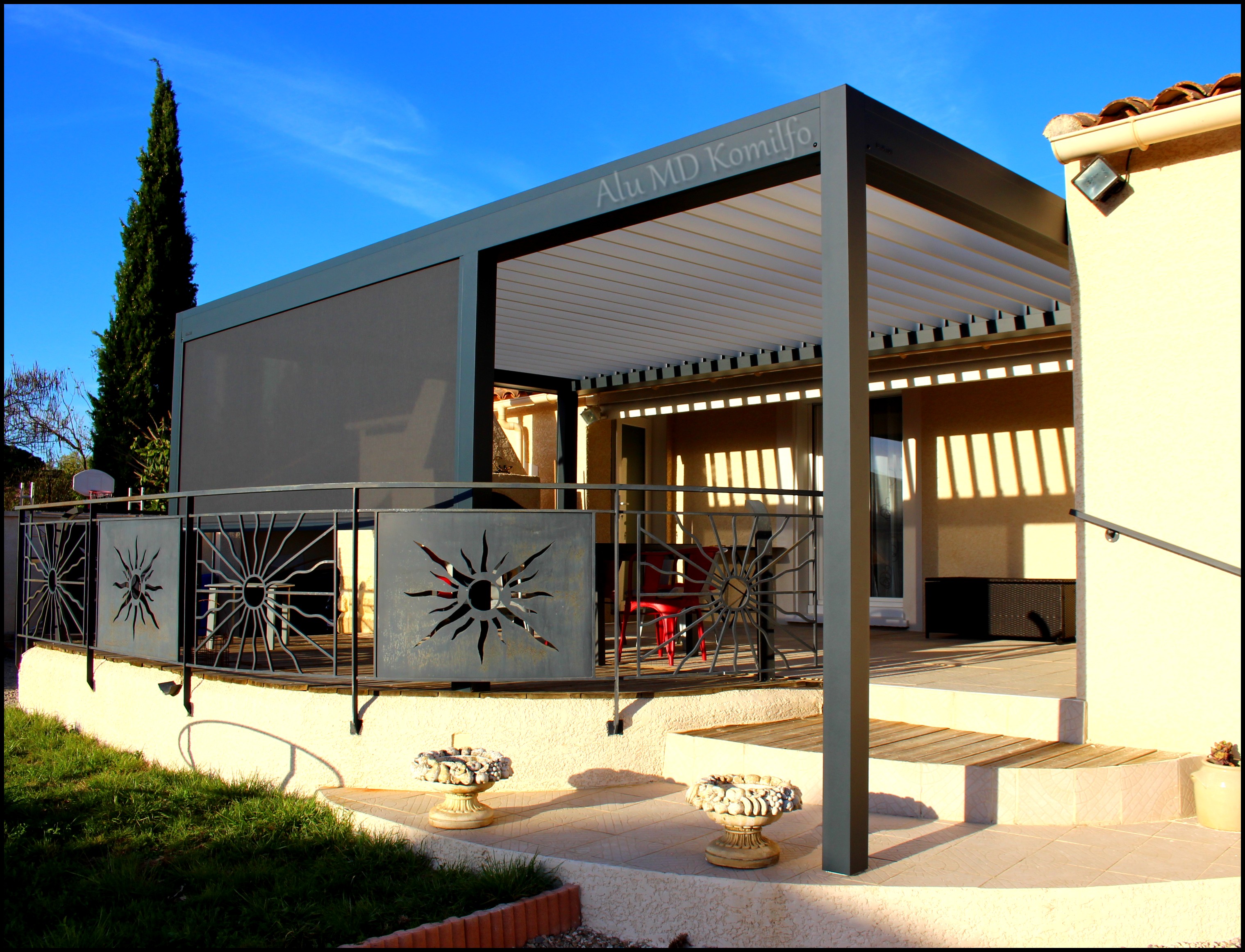 pergola bioclimatique avec screens