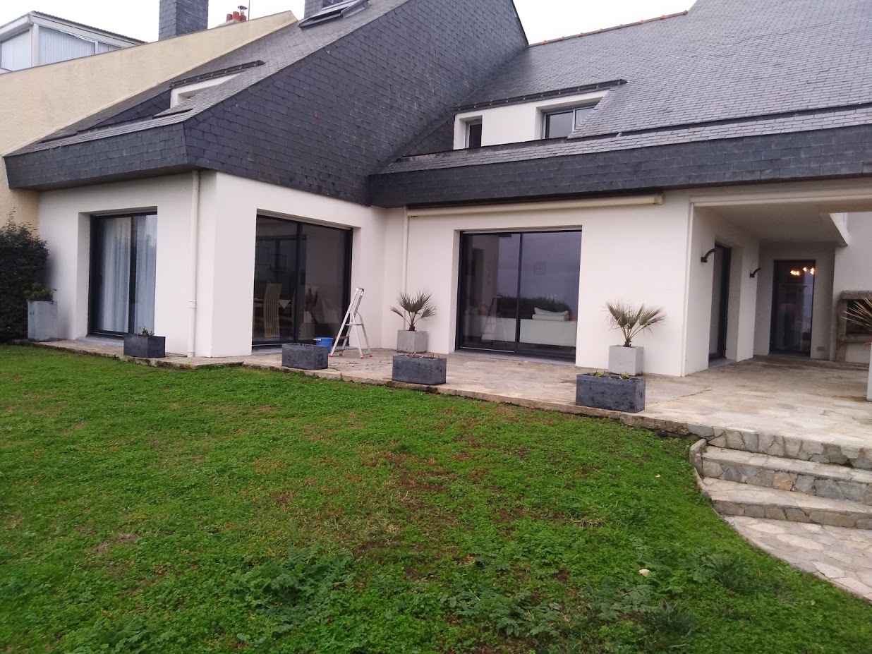 maison avec menuiseries