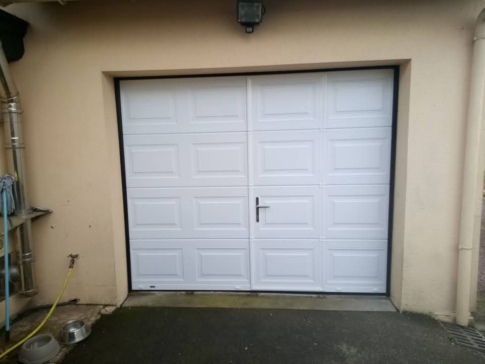 porte de garage sectionelle avec portillon