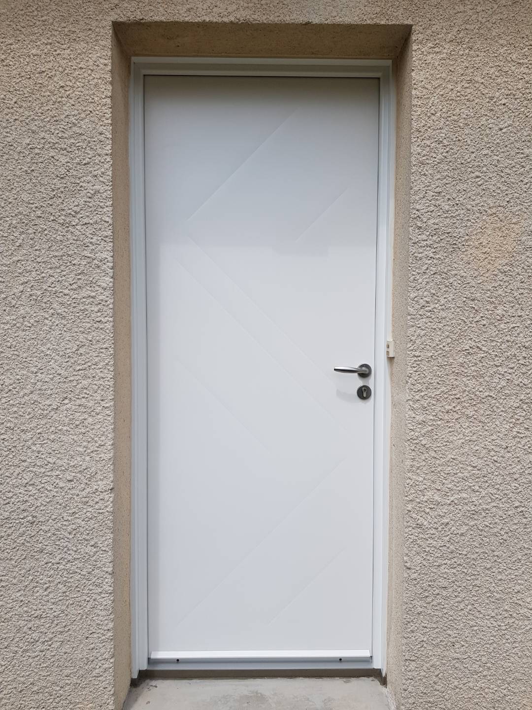 porte de sécurité blanche