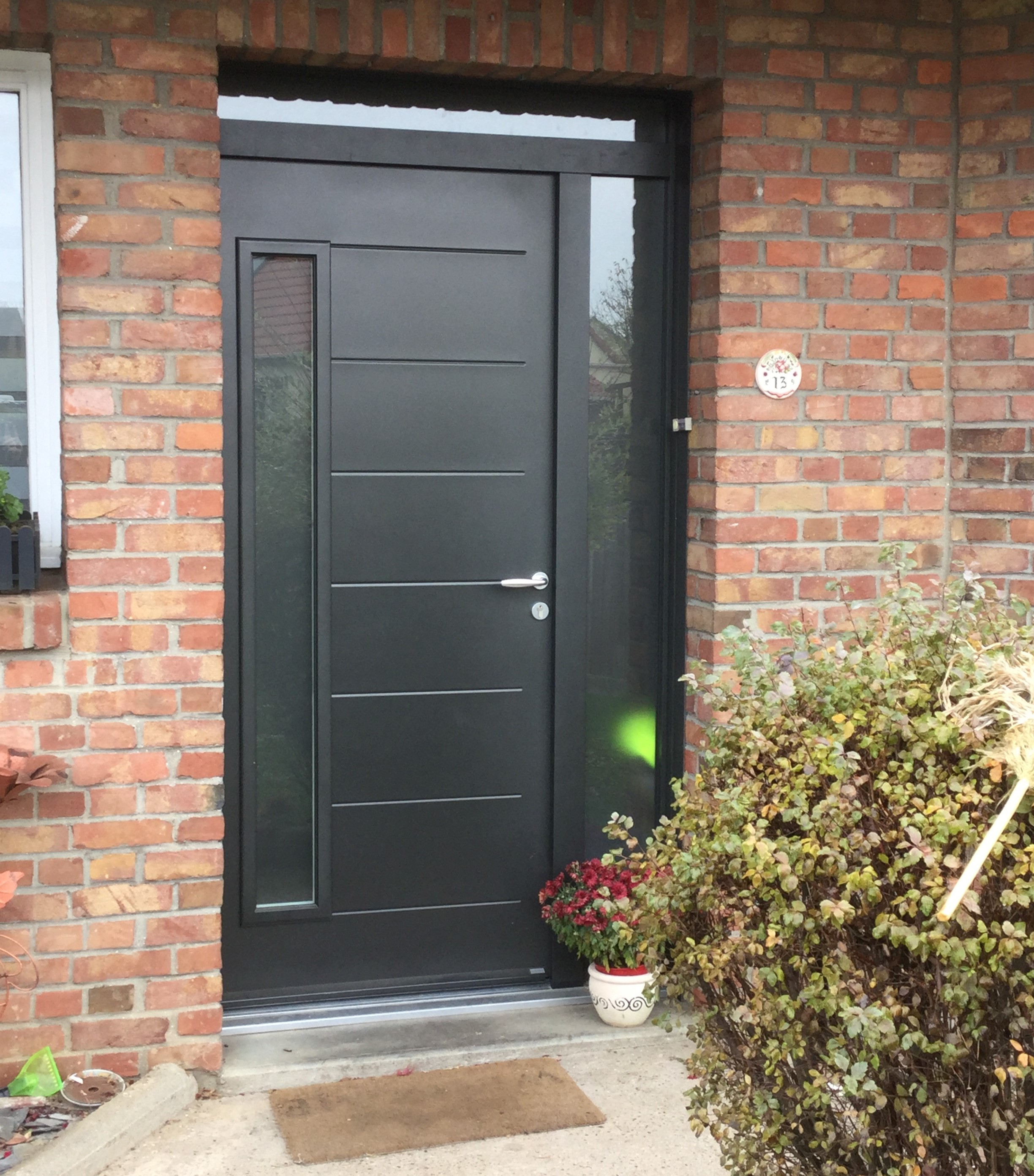 porte d'entrée noire