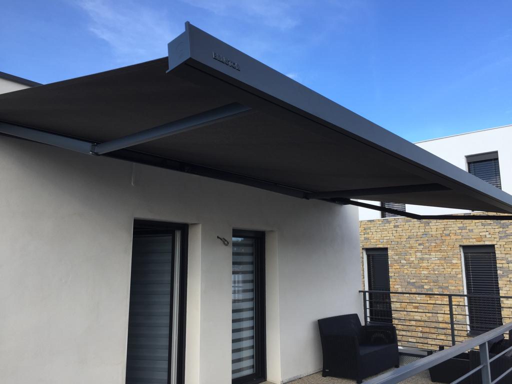 store banne rétractable anthracite