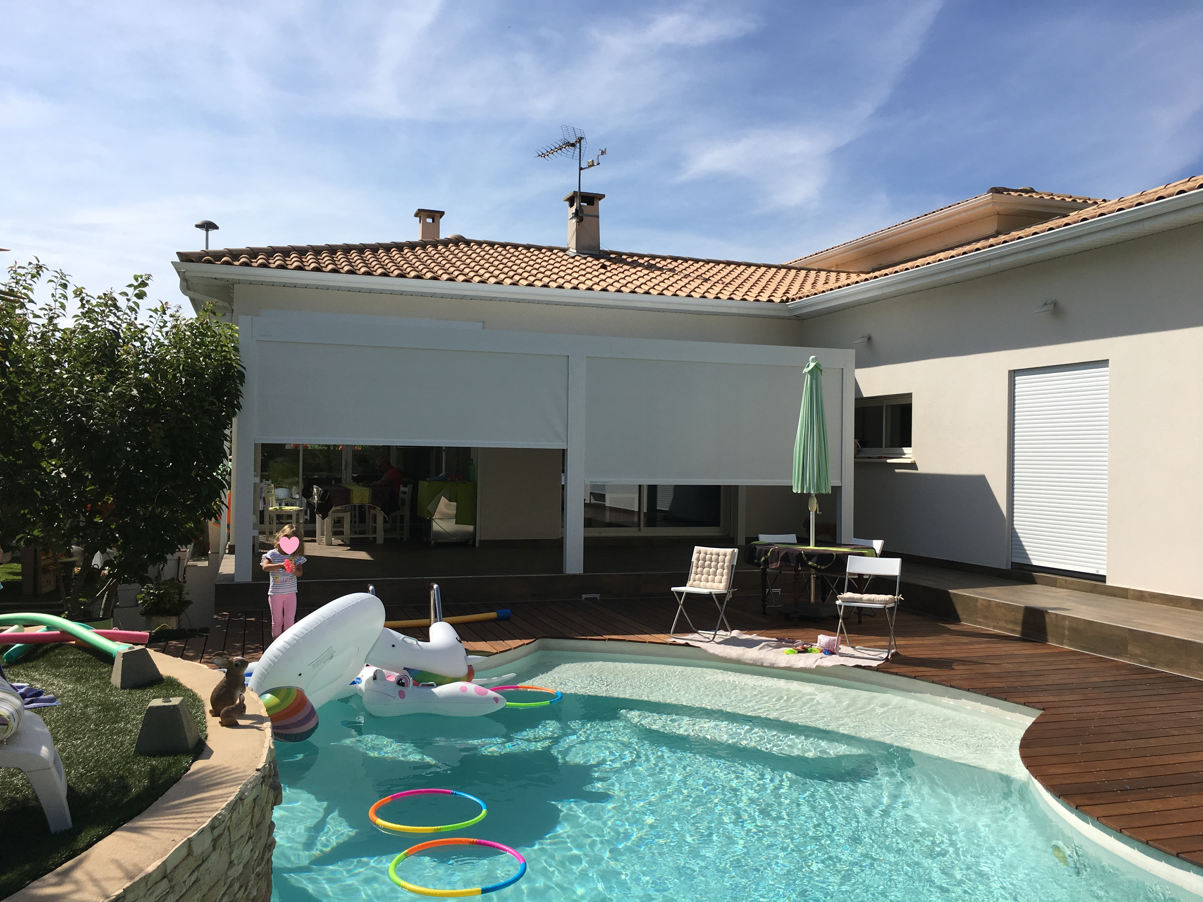 pergola bioclimatique avec screens