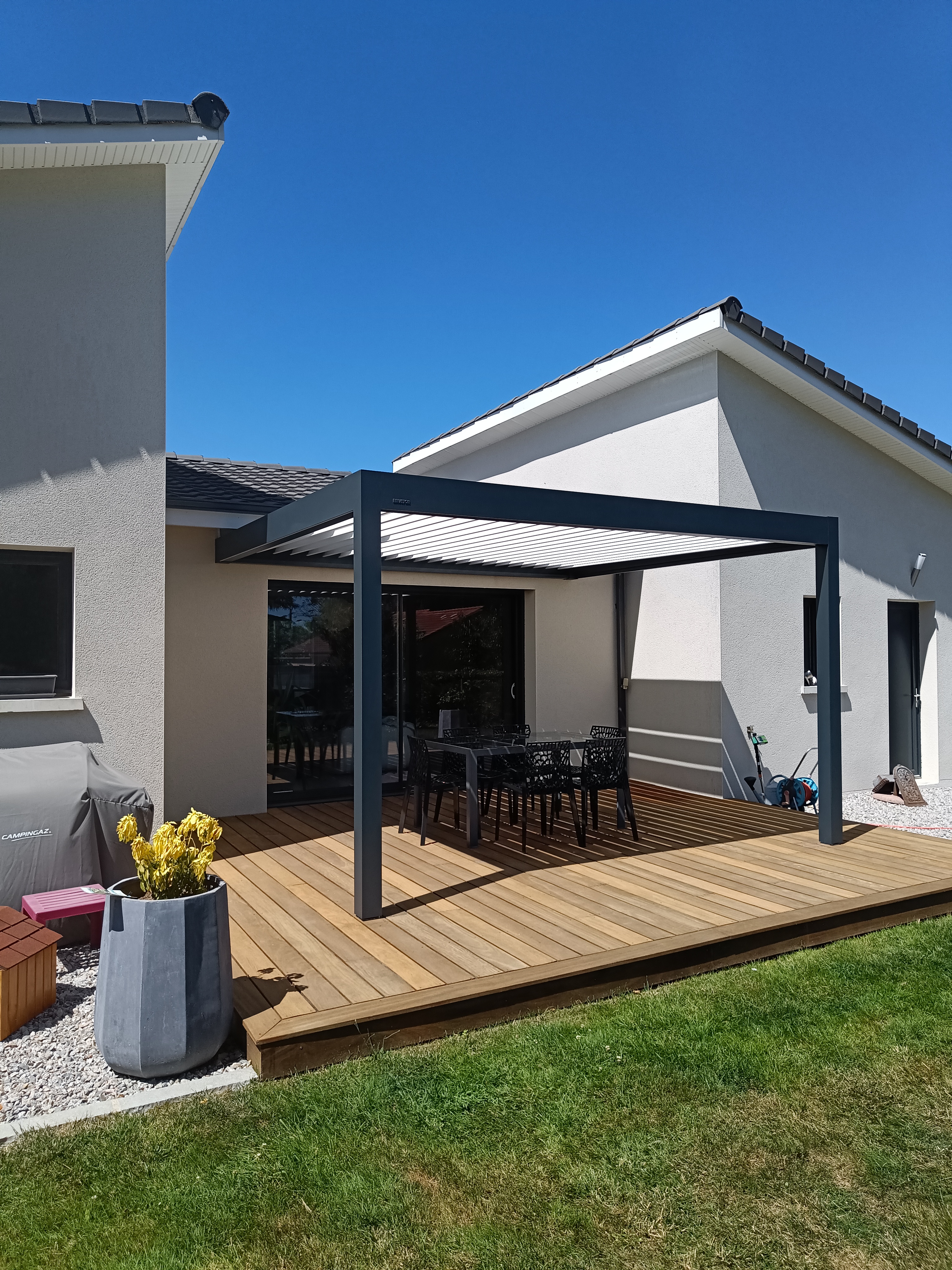 pergola bioclimatique adossée