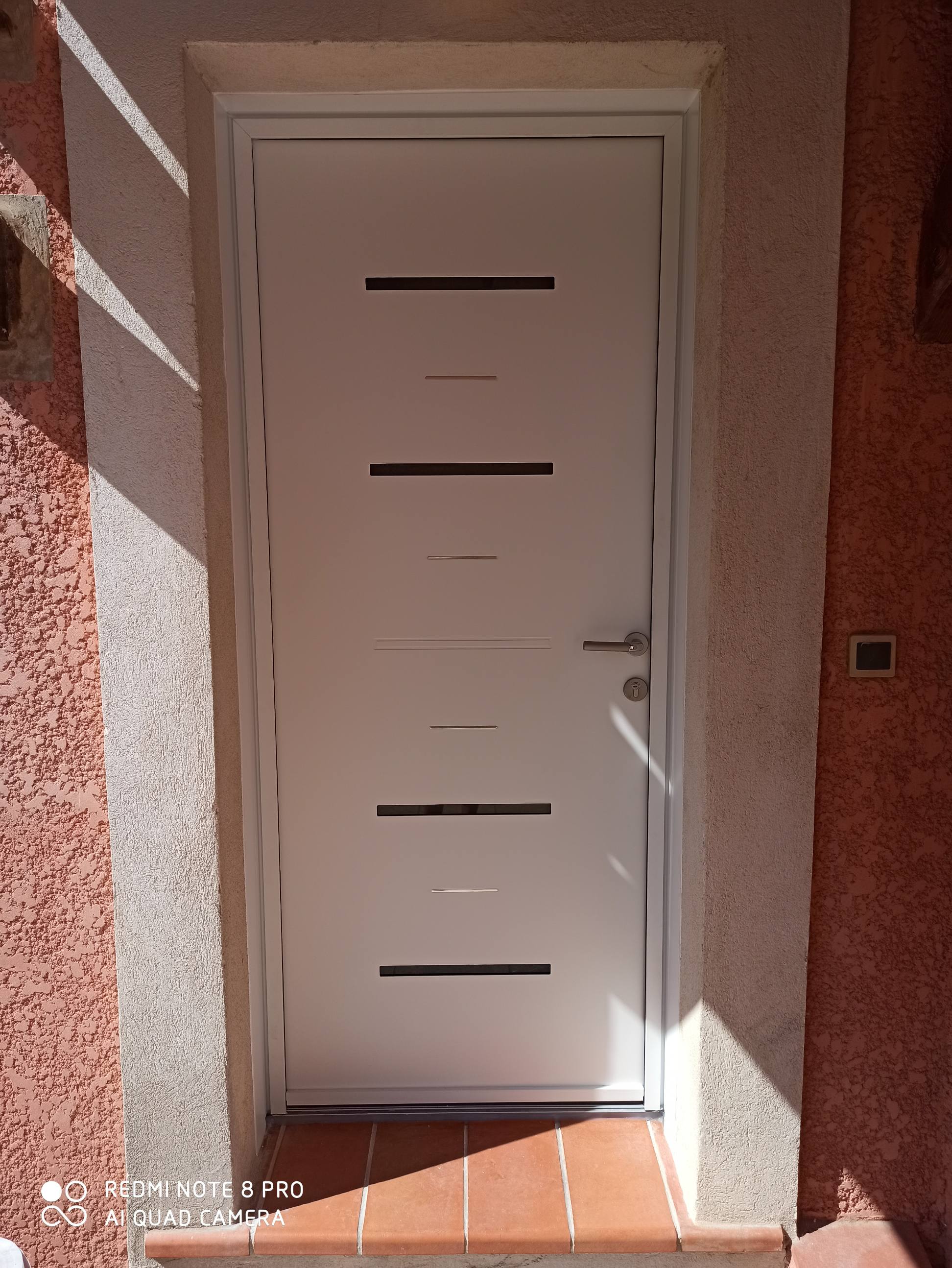 porte d'entrée blanche