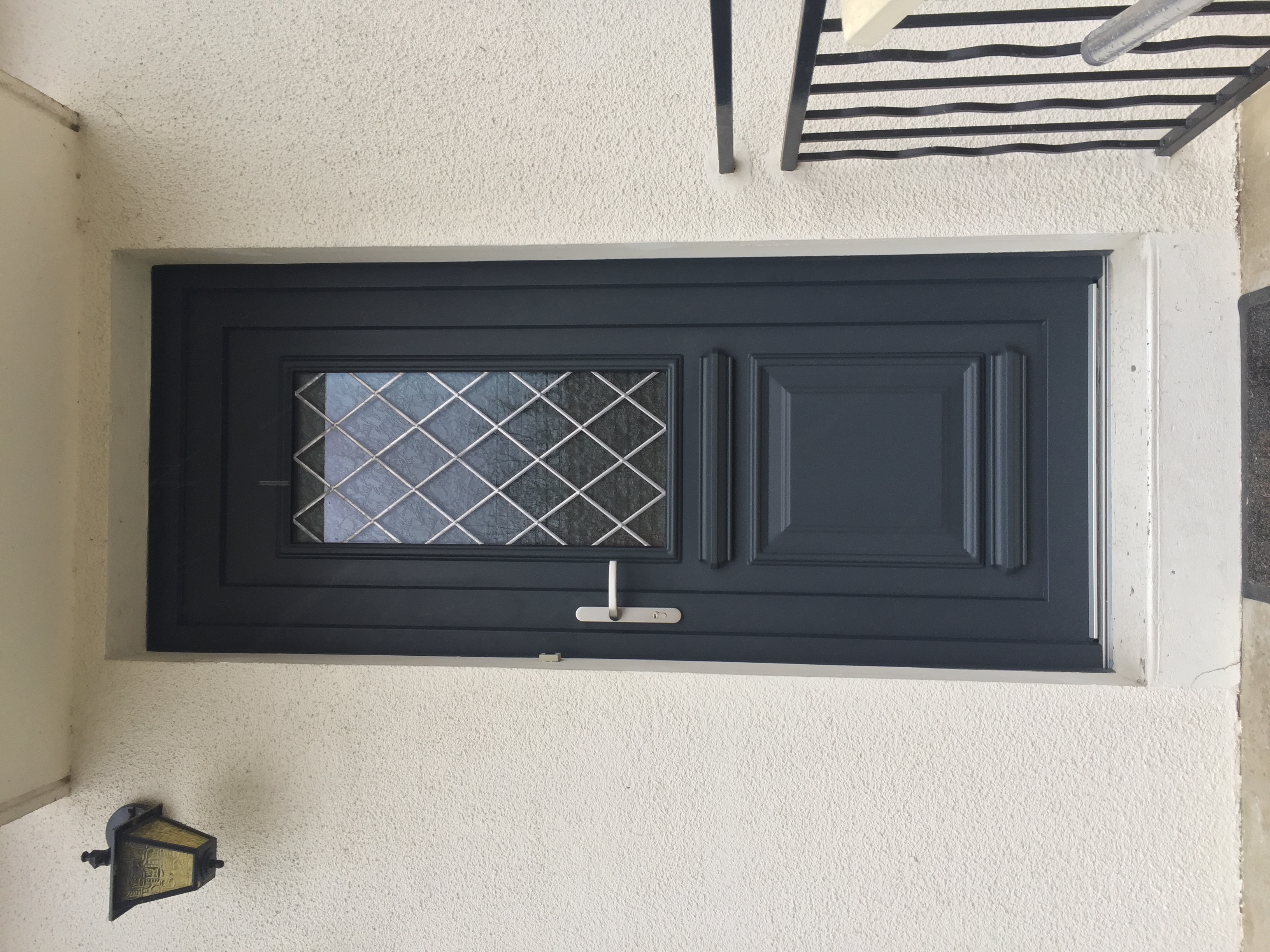 porte avec vitrage décoratif